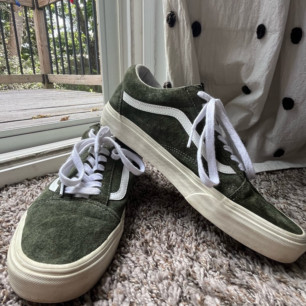 Vans Old Skool Men's Forest Green Suede Sneakers